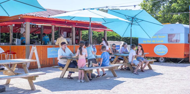 cp val de coise 2024 terrasse2.05ae683b 768x381