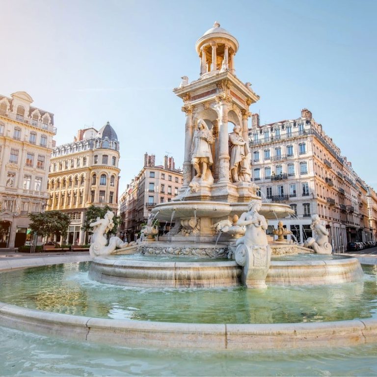 place des jacobins lyon 768x768